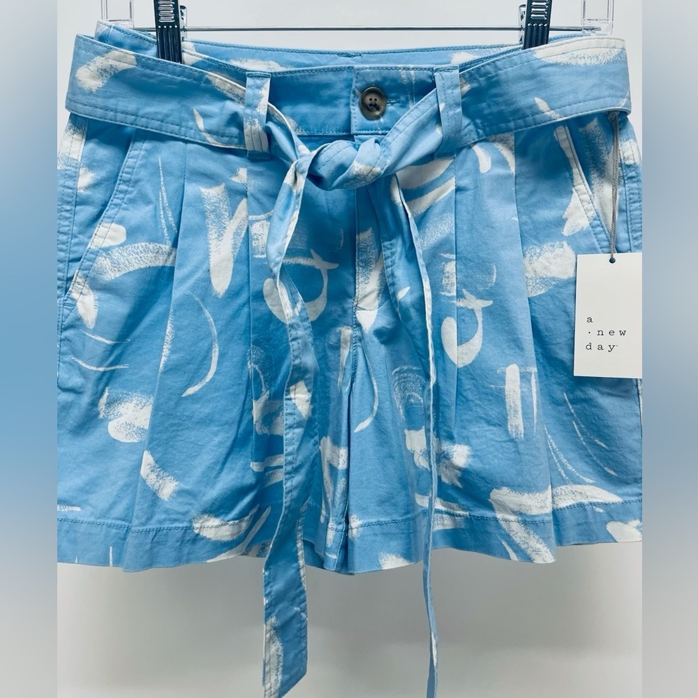 A New Day Women's High-Rise Pleat Front Shorts Stretch Elastizado Size 2 New